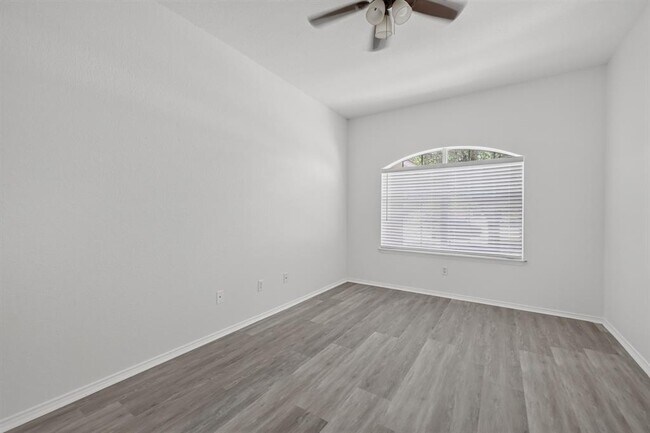 Building Photo - 315 Waterlily Way