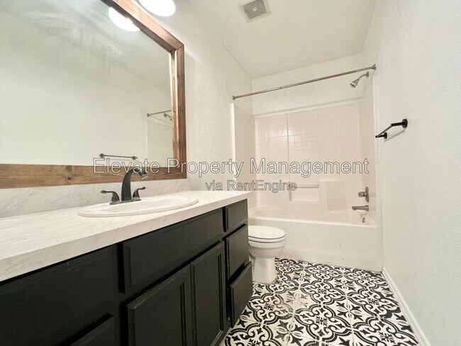 Building Photo - 16405 Otter Dr