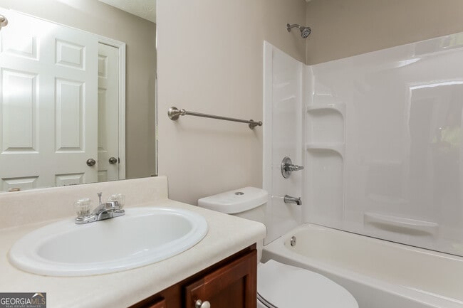 Building Photo - 4035 Riverside Pkwy