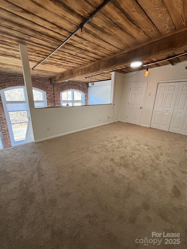 Building Photo - 201 S Hoskins Rd
