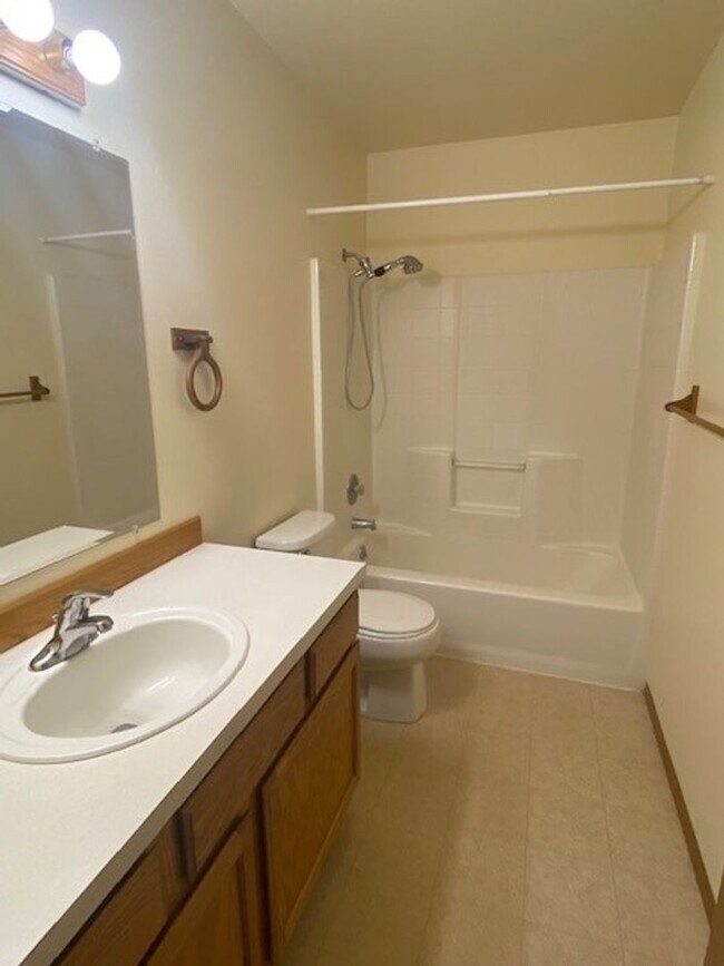 Building Photo - S519