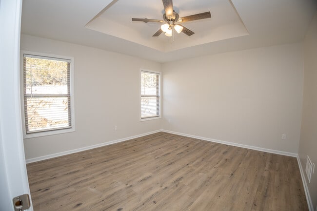 Building Photo - 834 El Dorado Dr