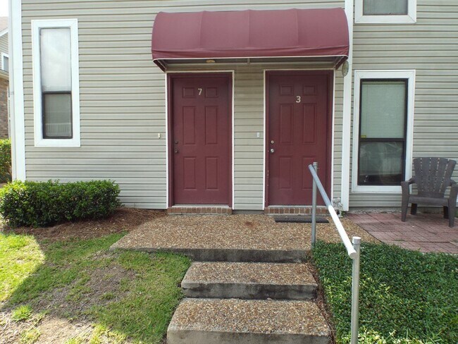 Building Photo - 7171 N 9th Ave