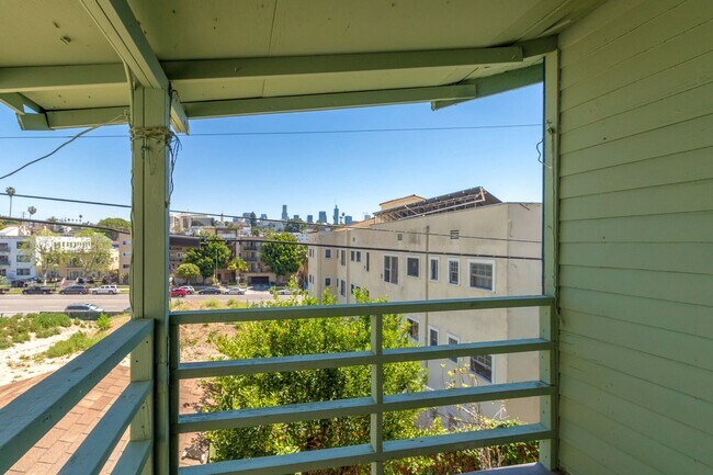 Building Photo - 338 S Benton Way
