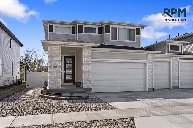 Building Photo - "Charming West Haven Retreat: Spacious 3-B...