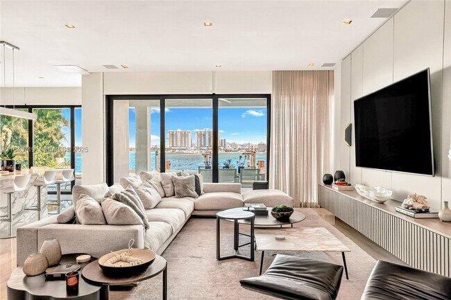 Building Photo - 401 E Rivo Alto Dr