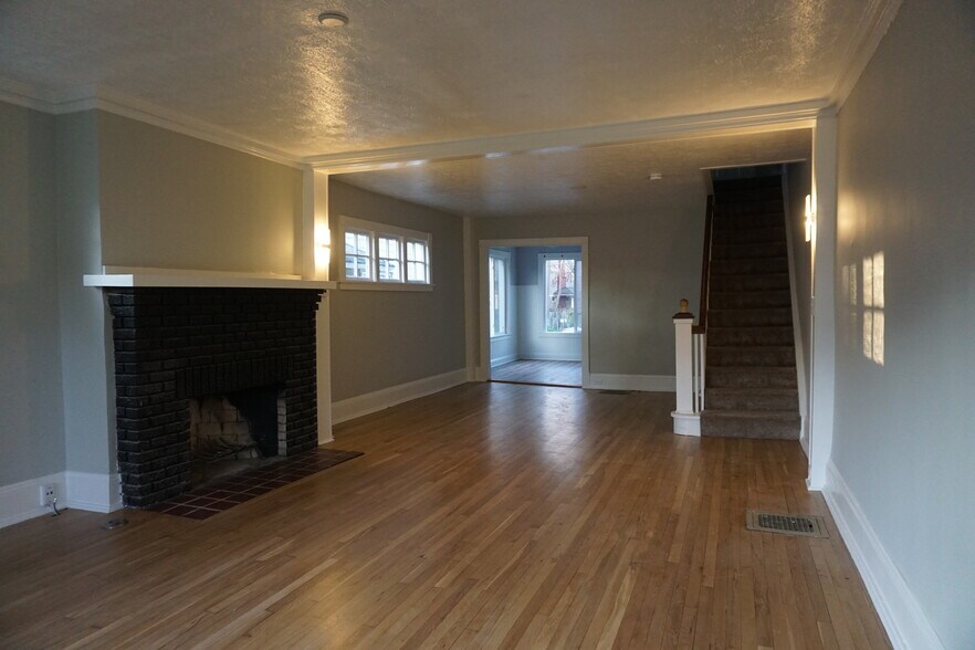 Living room (facing North) - 12222 Clifton Blvd