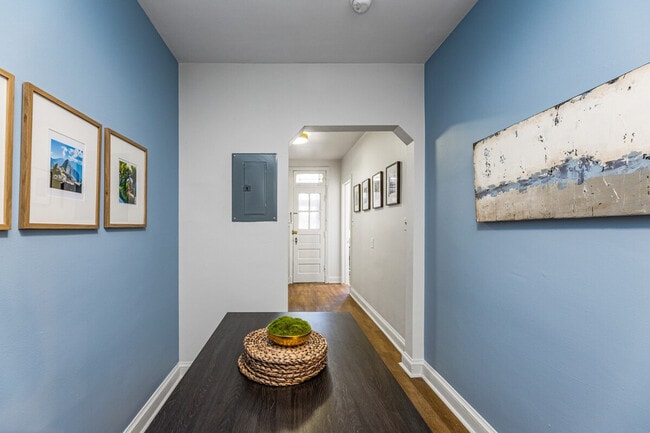 Building Photo - 4000 Vine St