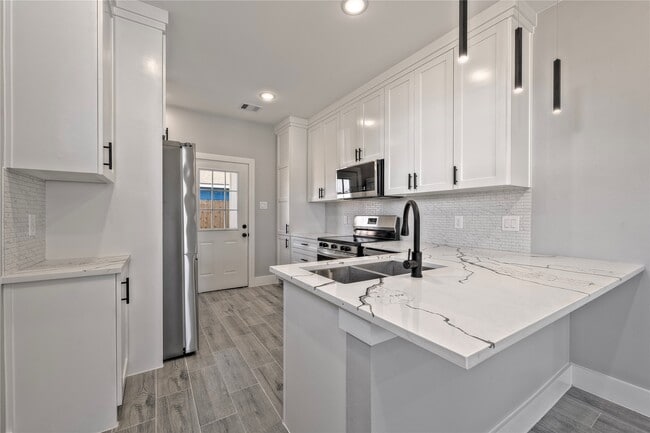 Building Photo - 9301 E Avenue L