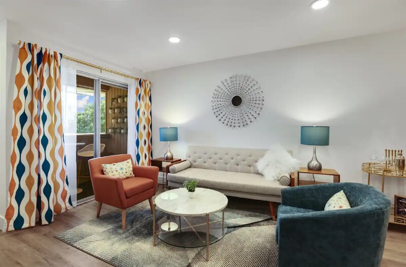 Building Photo - 2825 N Los Felices Rd