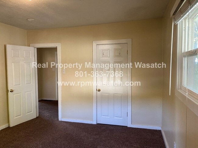 Building Photo - Come See This 4 Bedroom 1.5 bathroom single family home!!