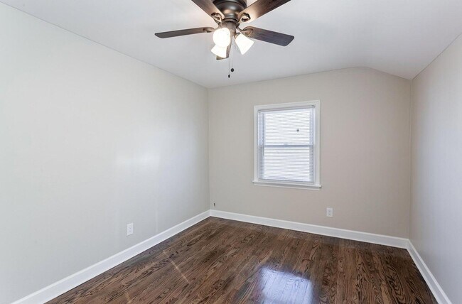 Building Photo - 2750 N 61st St