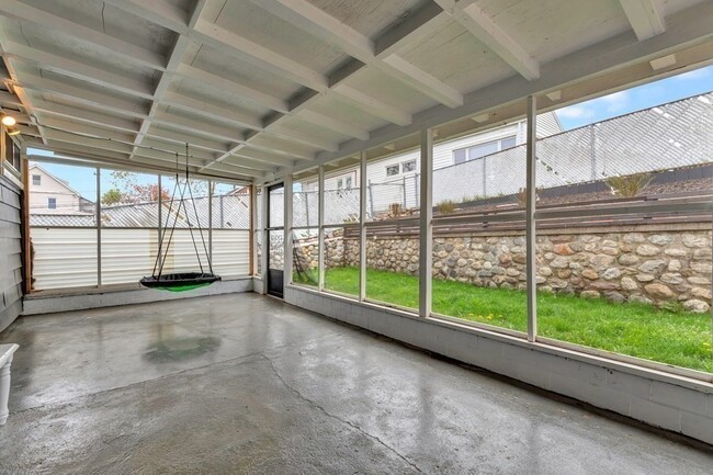 Building Photo - 61 Montmorenci Ave