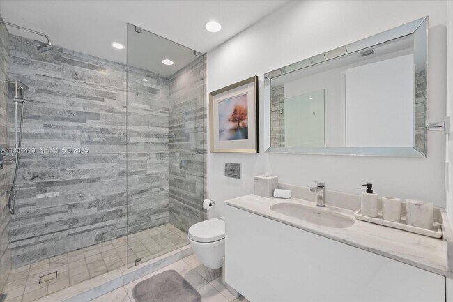 Building Photo - 10201 Collins Ave