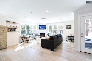 Building Photo - 2075 Lafayette Rd