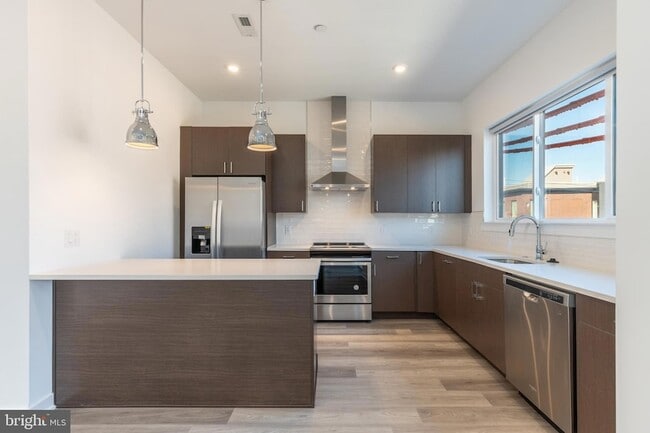 Building Photo - 710 N 16th St