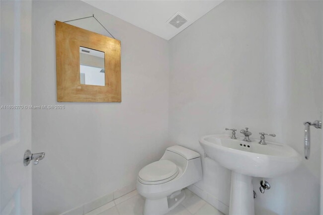 Building Photo - 6001 N Ocean Dr