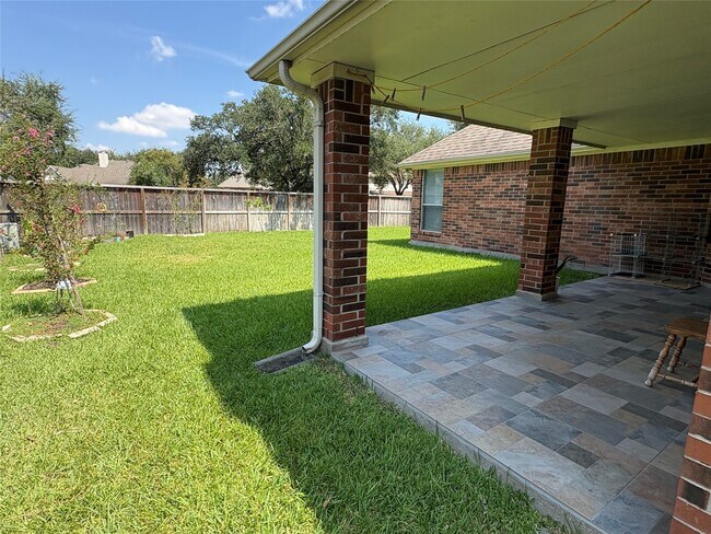 Building Photo - 12114 Pine Brook Dr