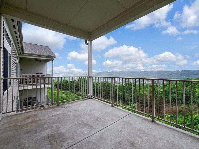 Building Photo - 285 Skyview Ct