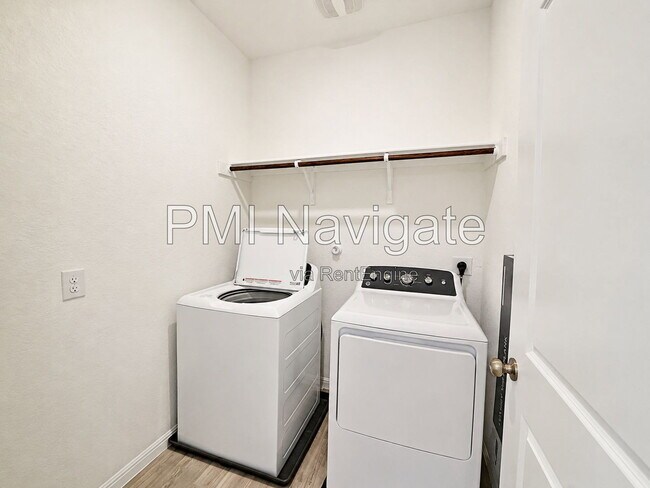 Building Photo - 8706 Lamus Wheel