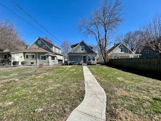 Building Photo - 838 N Temple Ave