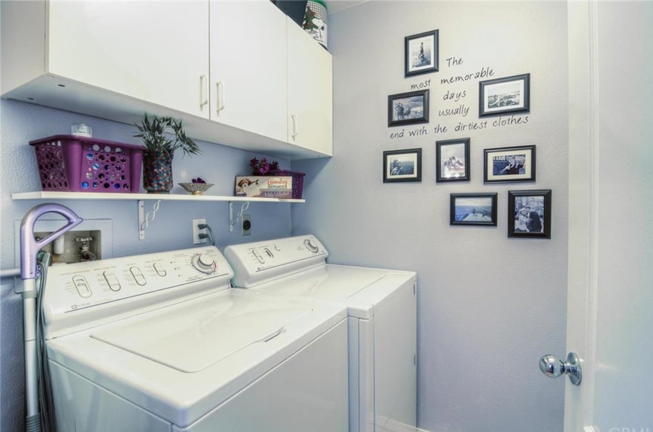 Building Photo - 933 S Lone Pine Ln