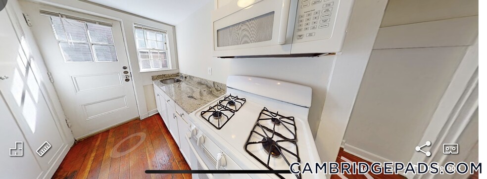 Building Photo - 38 Gibson St