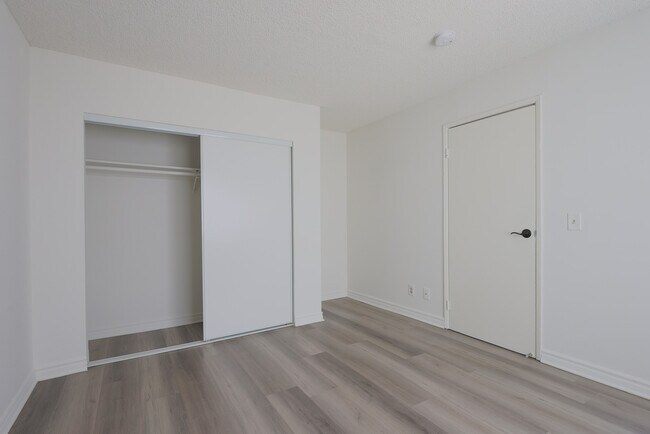 Building Photo - 943 Elden Ave
