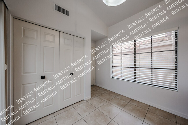 Building Photo - 9429 E Camino Del Santo