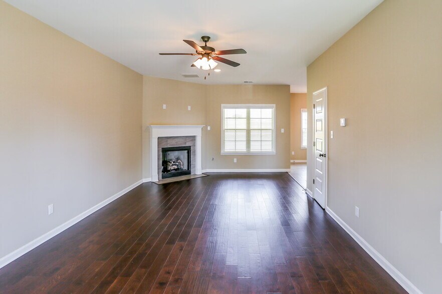 Building Photo - 5498 Riverstone Dr