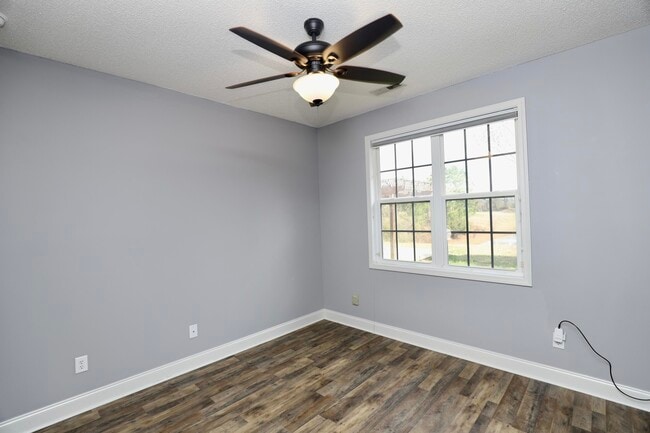 Building Photo - 1855 Beachforest Way