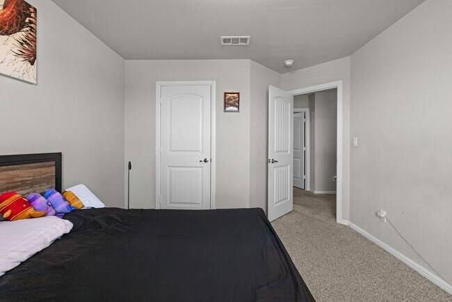 Building Photo - 7418 Horton Ranch Rd