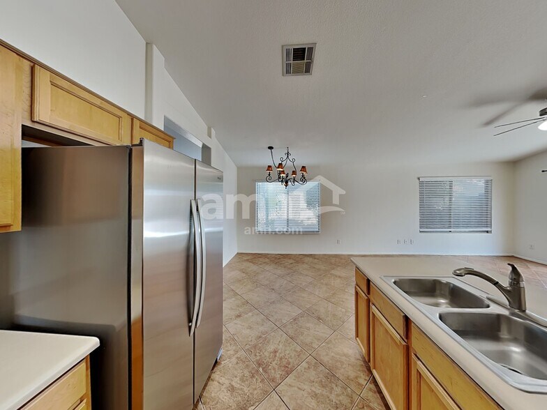 Building Photo - 15943 W Smokey Dr