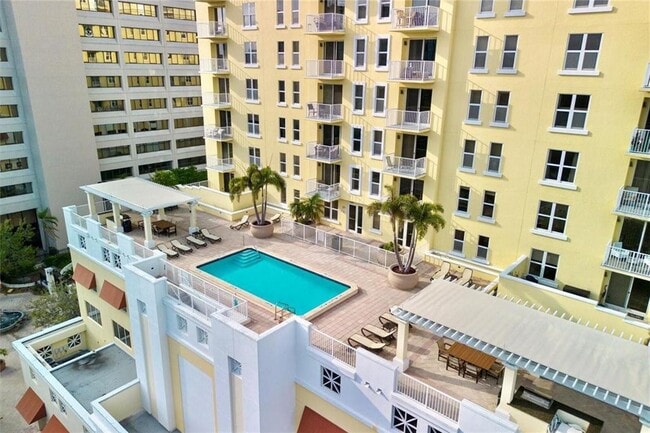 Building Photo - 628 Cleveland St