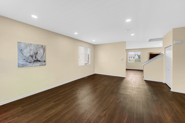 Building Photo - 821 Chopin Pl
