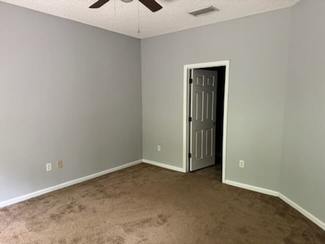 Building Photo - Brand New 302