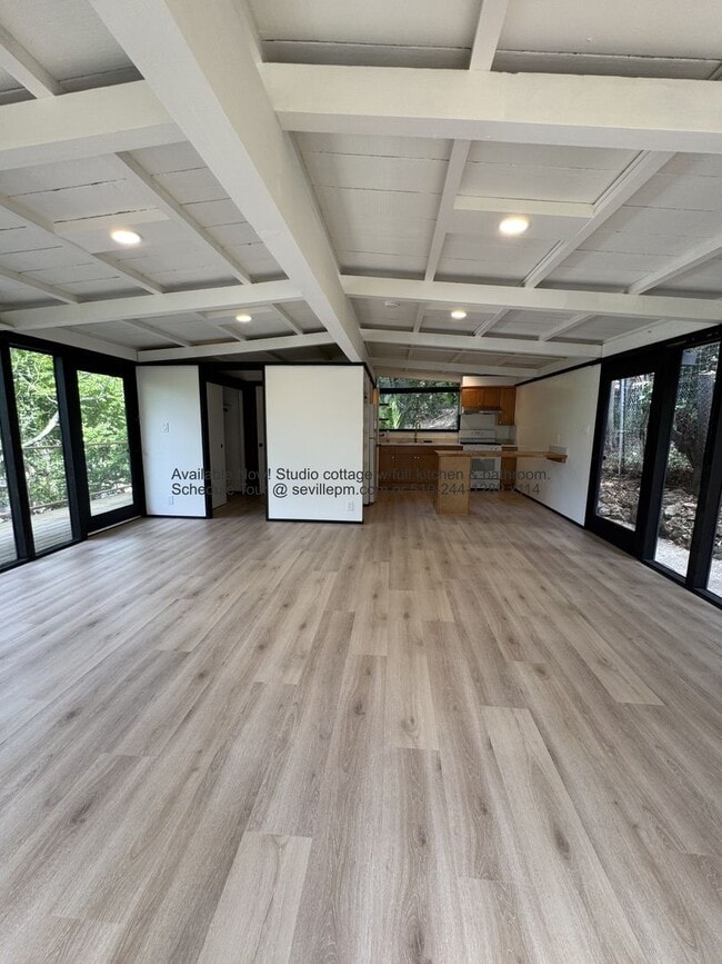 Building Photo - A KENSINGTON HILLS UNIQUE SERENE STUDIO Co...
