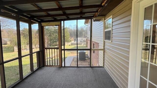 Building Photo - 115 N Valley Dr NW