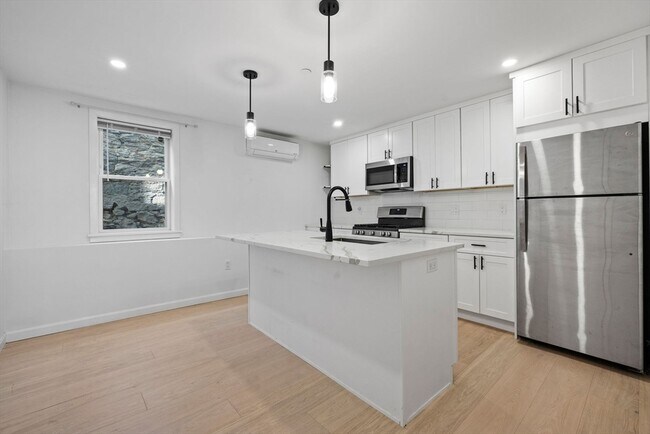 Building Photo - 24 Ferrin St