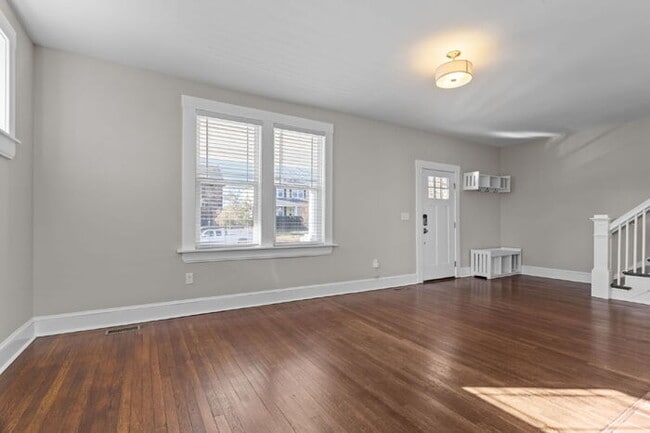 Building Photo - Updated 1920s Colonial in Northside – 3 Bed, 4 Bath – Available Now – $2,895/mo