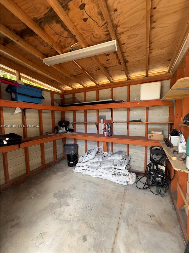 Building Photo - 2761 SW 33rd Ct