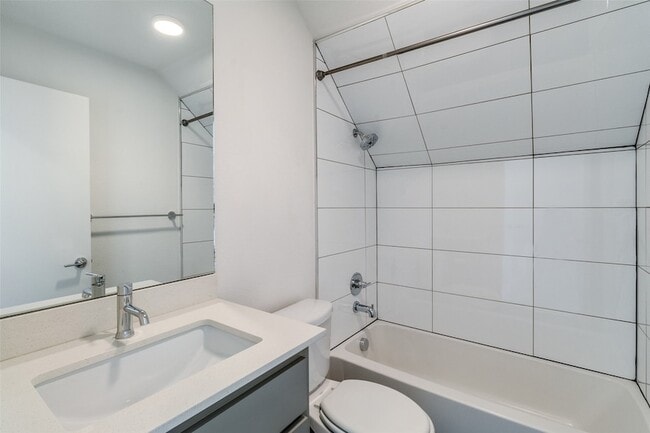 Building Photo - 1430 Grigsby Ave