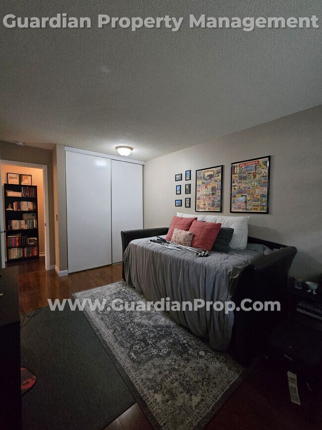 Building Photo - St Louis Park Condo by West End, Garage in...