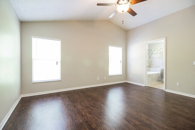 Building Photo - 10257 Winding Creek Ln