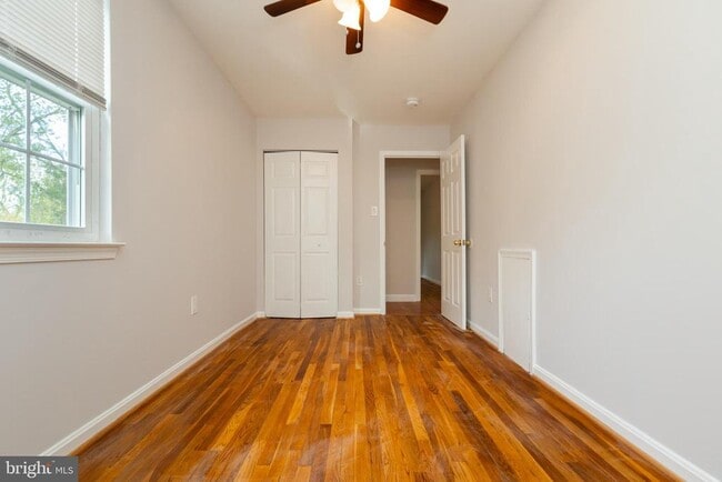 Building Photo - 9004 Roundleaf Way