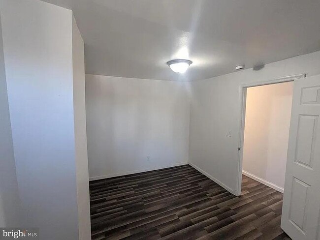 Building Photo - 430 S Smallwood St