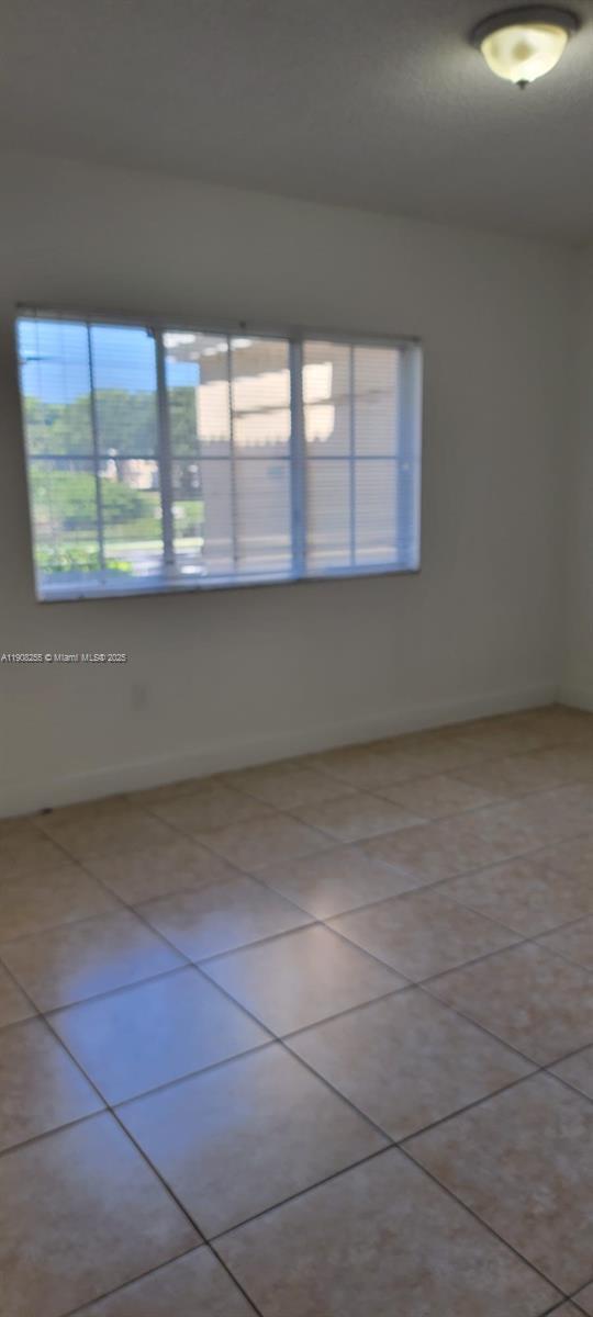 Building Photo - 2452 Centergate Dr