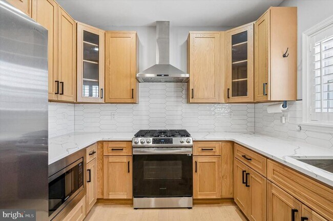 Building Photo - 4822 Ogle St