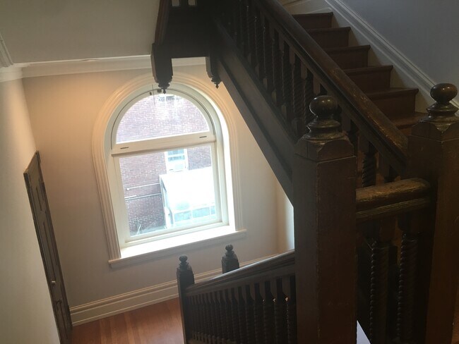 Building Photo - West Mt Airy