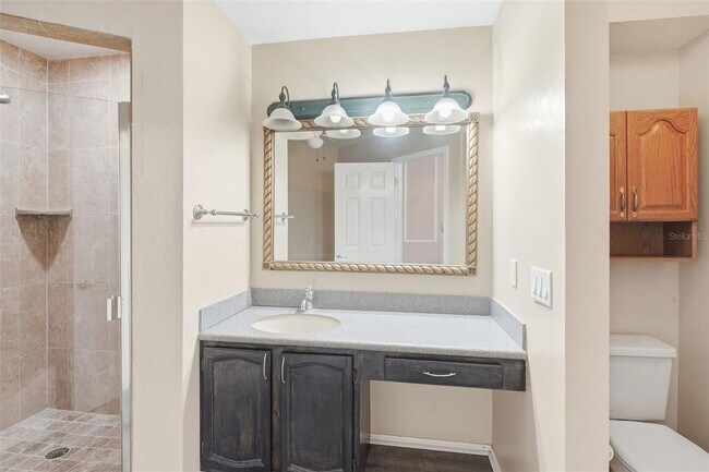 Building Photo - 2201 Coach House Blvd